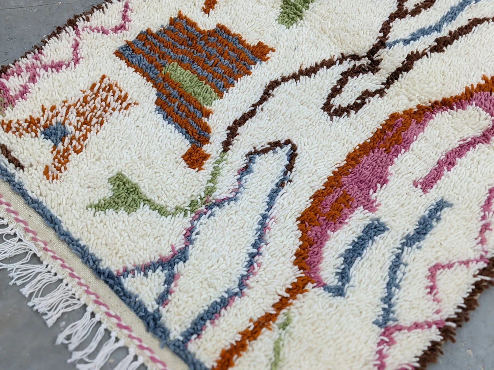 Petit tapis traditionnel Azilal 153 X 100 Cm - Image 4