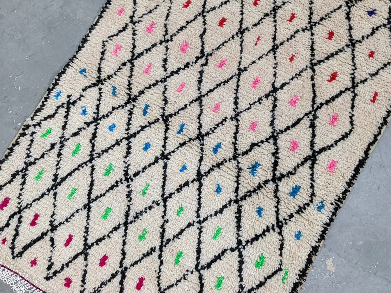 Petit tapis traditionnel Azilal 154 X 105 Cm - Image 2