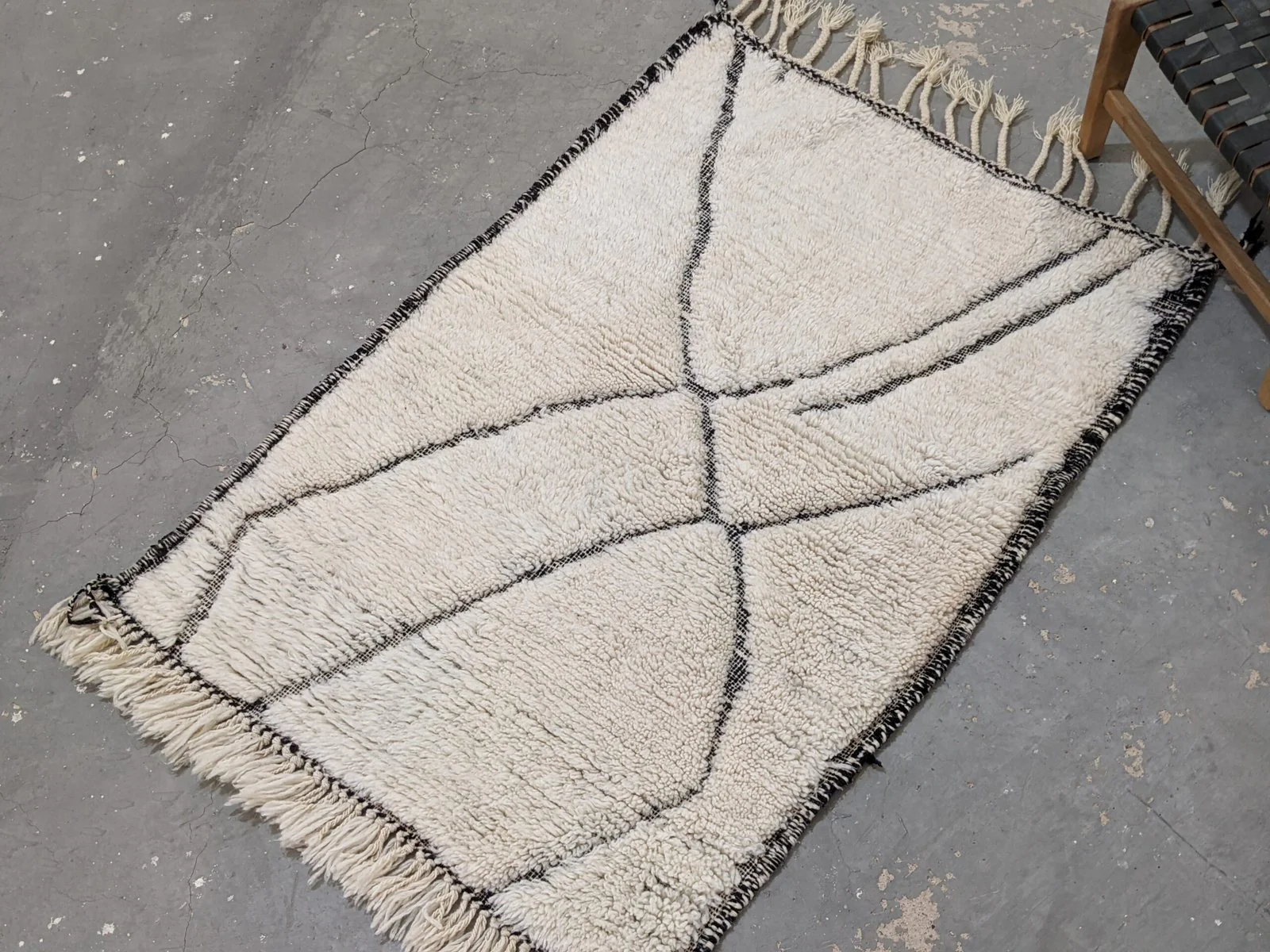 Petit tapis traditionnel Beni Ouarain 150 X 110 Cm