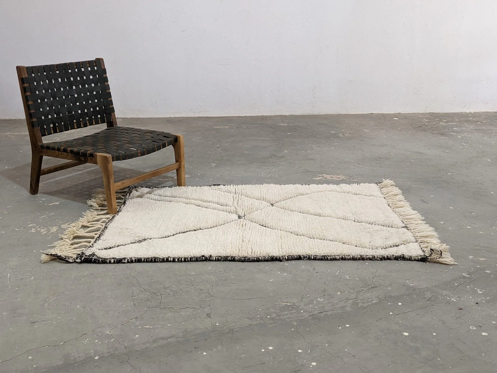 Petit tapis traditionnel Beni Ouarain 150 X 110 Cm - Image 6