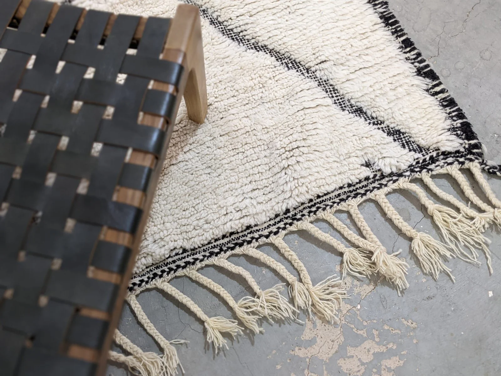 Petit tapis traditionnel Beni Ouarain 150 X 110 Cm - Image 3