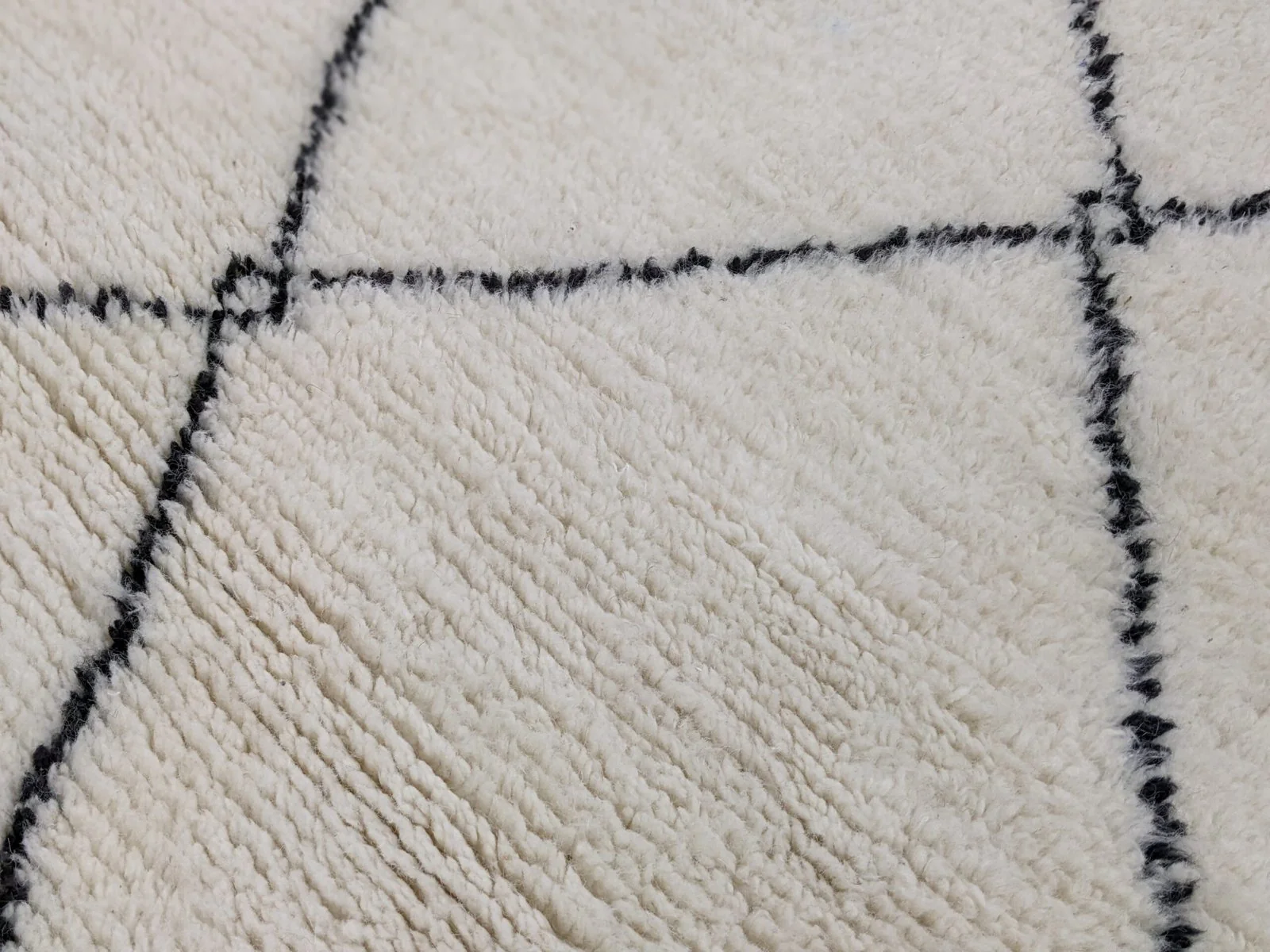 Petit tapis traditionnel Beni Ouarain 150 X 100 Cm - Image 3