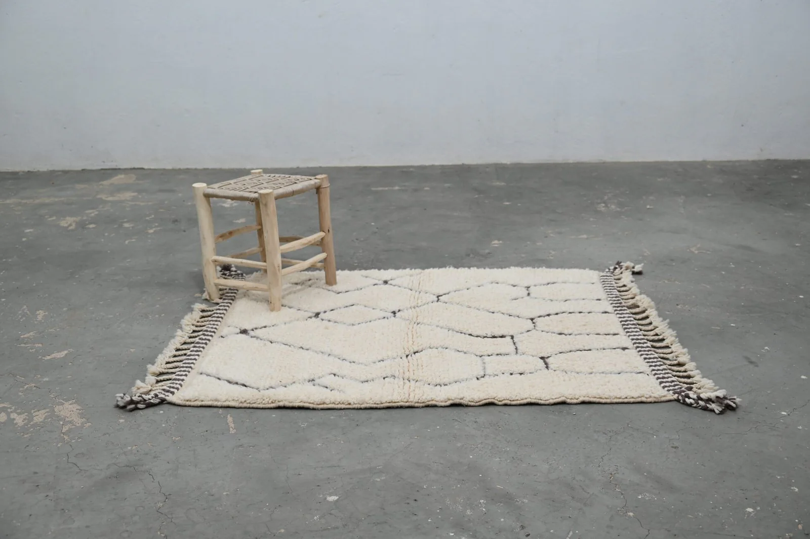 Petit tapis traditionnel Beni Ouarain 140 X 108 Cm - Image 7