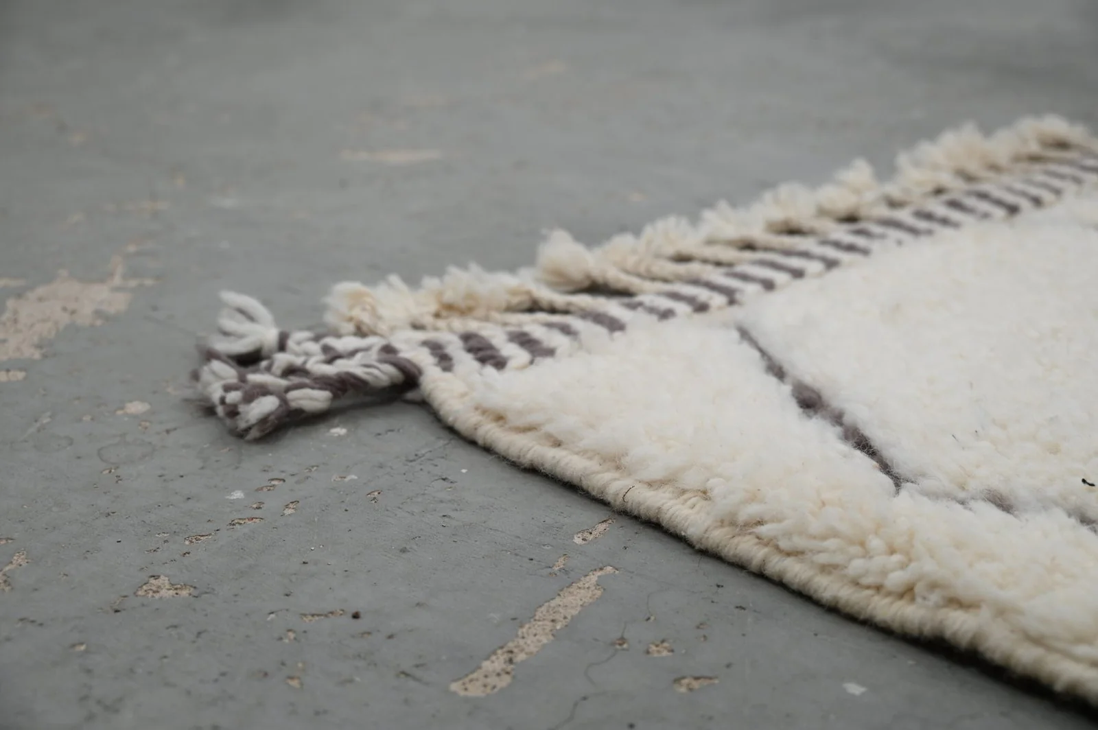 Petit tapis traditionnel Beni Ouarain 140 X 108 Cm - Image 6