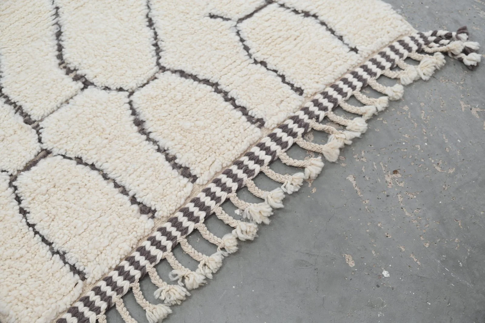 Petit tapis traditionnel Beni Ouarain 140 X 108 Cm - Image 5