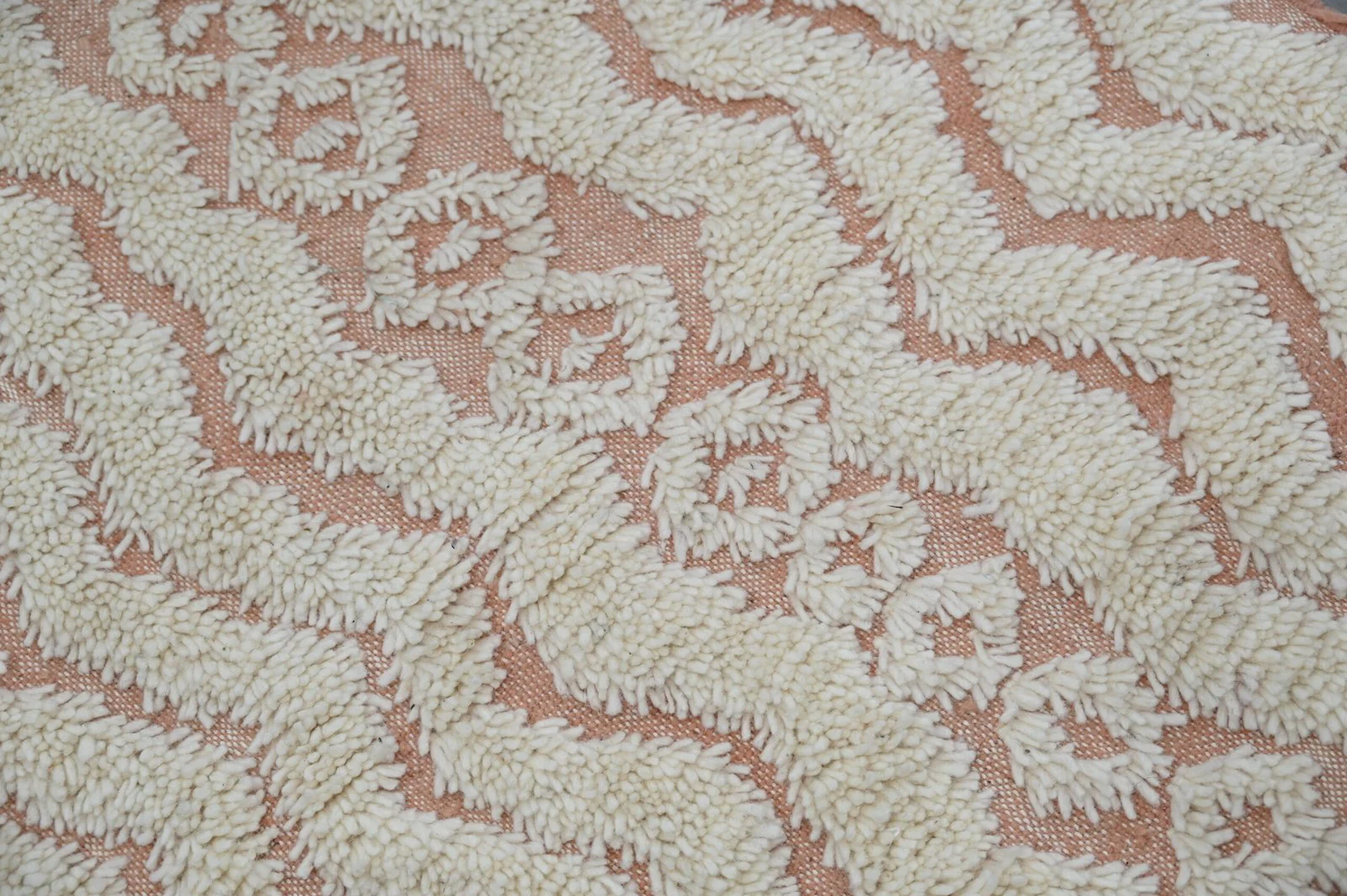 Petit tapis traditionnel Azilal 145 X 97 Cm - Image 4